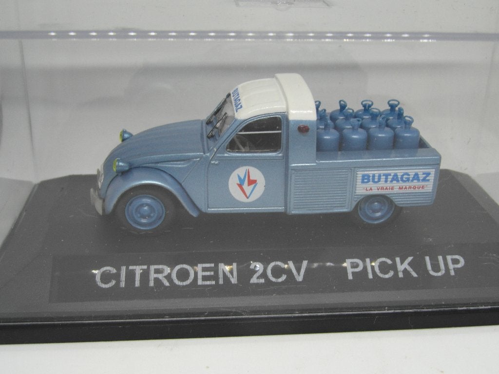 Citroen 2CV  'Lelijk  eend"  3 om uit te kiezen  1:43, Hobby en Vrije tijd, Modelauto's | 1:43, Ophalen of Verzenden, Zo goed als nieuw