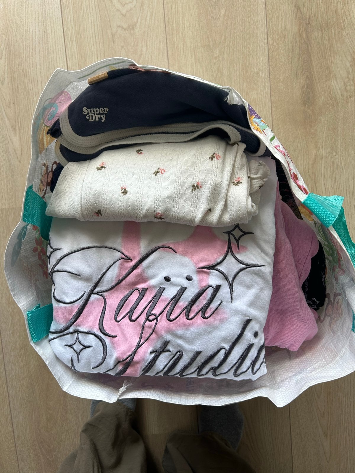 Tas vol kleding dames jong volwassenen maat M, Kleding | Dames, Overige Dameskleding, Ophalen of Verzenden, Gedragen