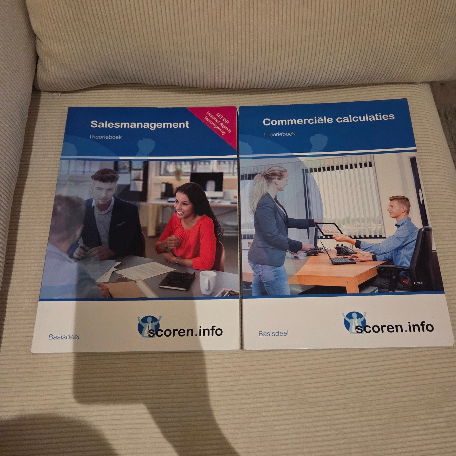 Salesmanagement & Commerciële calculaties theorieboeken, Zo goed als nieuw, MBO, Gamma, Ophalen
