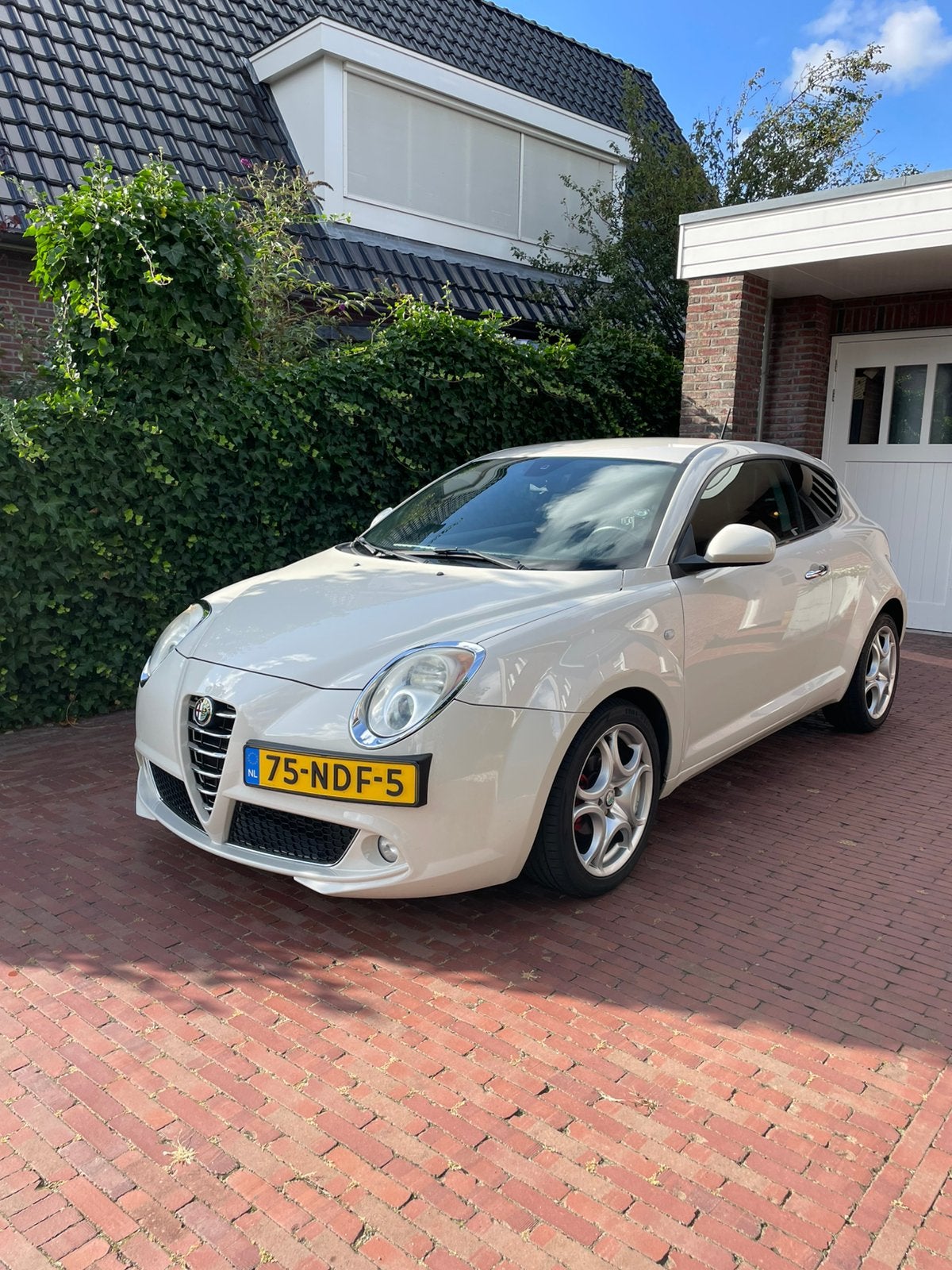 Alfa Romeo MiTo 1.4 | 105pk LUXE | 2010 Beige | MOET WEG!, Voorwielaandrijving, Euro 5, 4 cilinders, Handgeschakeld