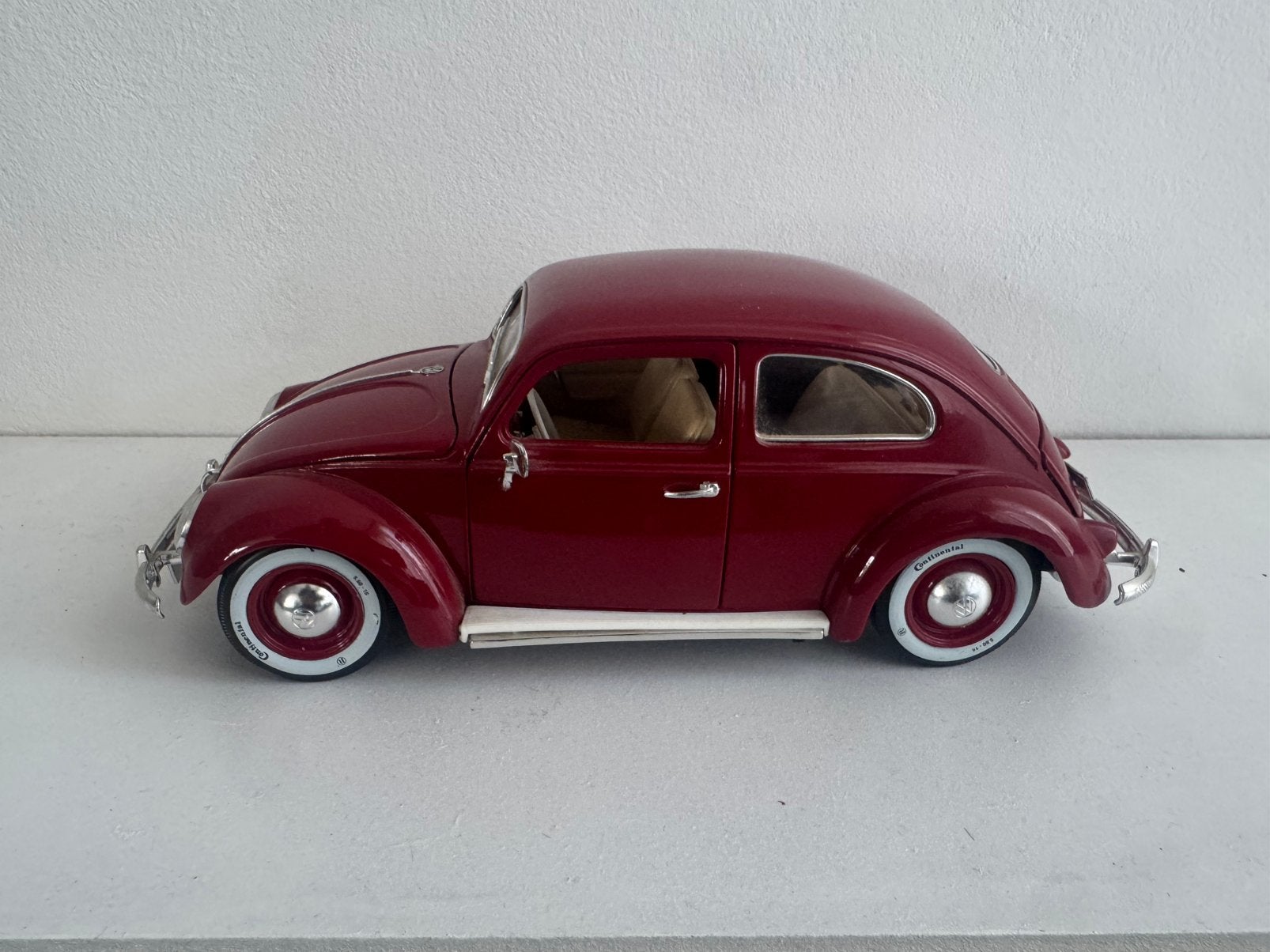 1:18 Volkswagen Kever 1955 Bburago B. Rood, Ophalen of Verzenden, Gebruikt, Auto, Bburago