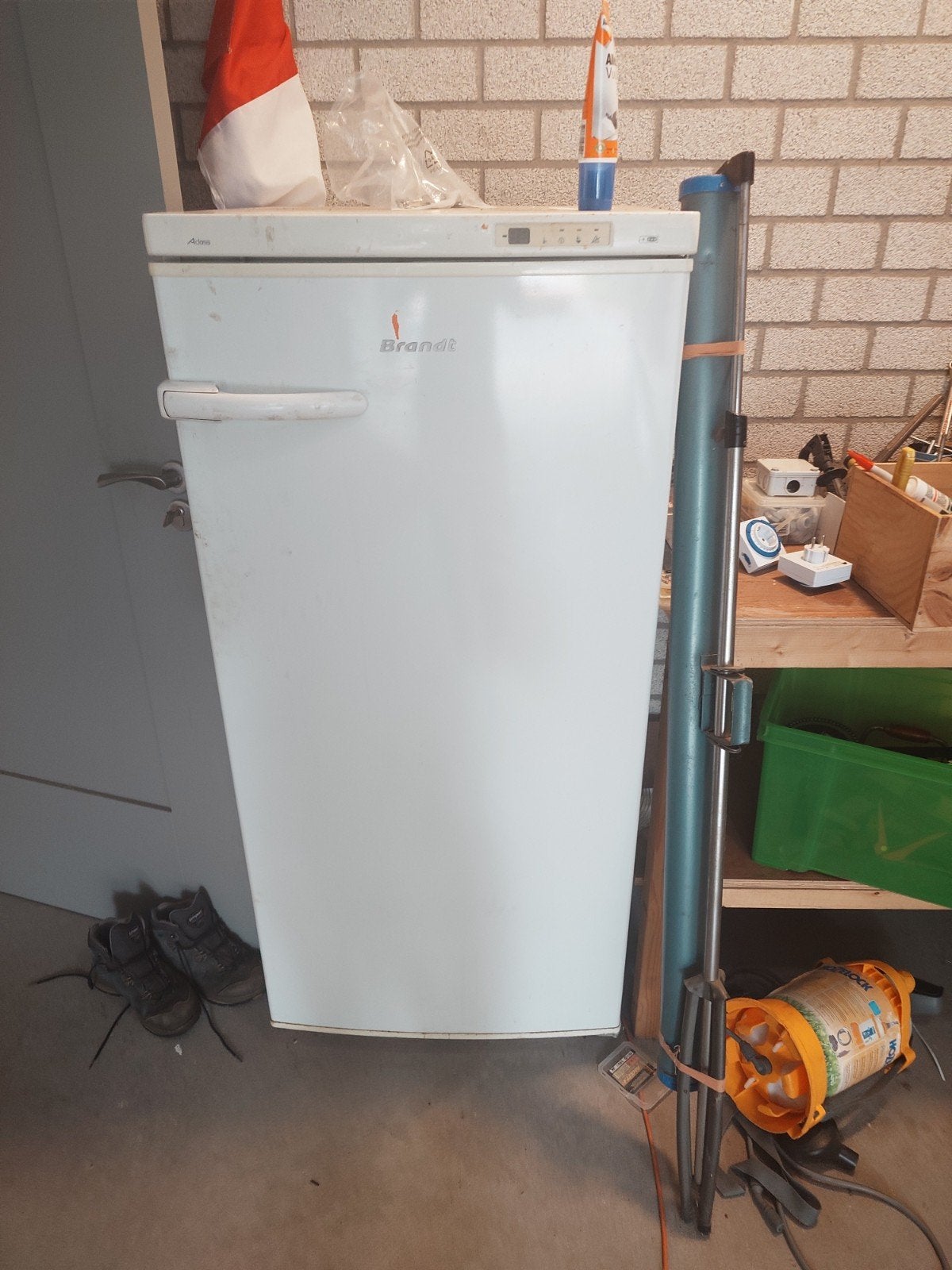 Brandt Vrieskast - gratis, Witgoed en Apparatuur, Vriezers en Diepvrieskisten, Gebruikt, Minder dan 60 cm, 140 tot 160 cm, Vrijstaand