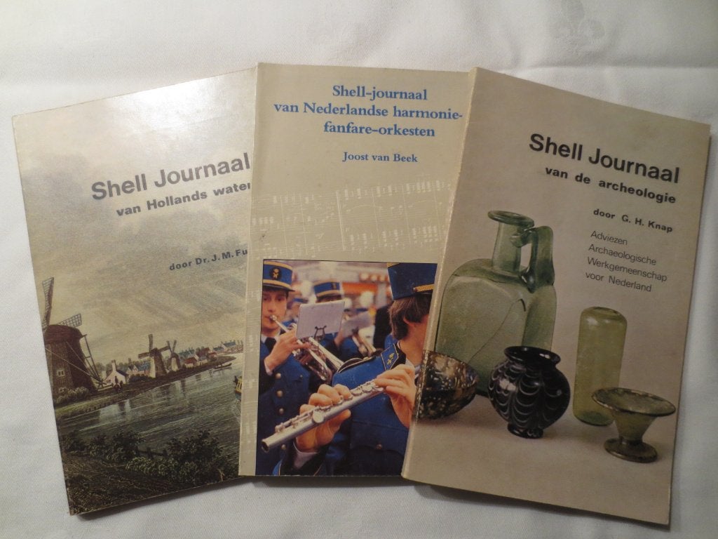 Shell Boeken: Serie van 3 Shell Journaal boeken. Z.g.a.n., Ophalen of Verzenden, Zo goed als nieuw, Overige typen