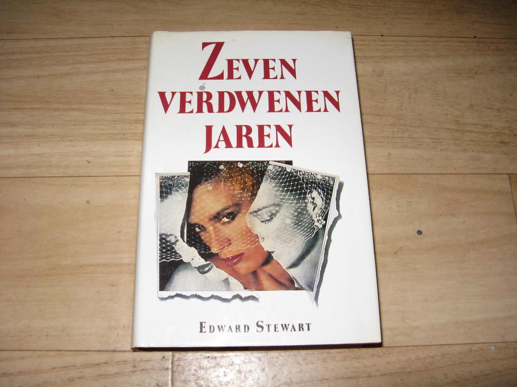 Edward Stewart - Zeven verdwenen jaren (9057), Boeken, Ophalen of Verzenden, Gelezen
