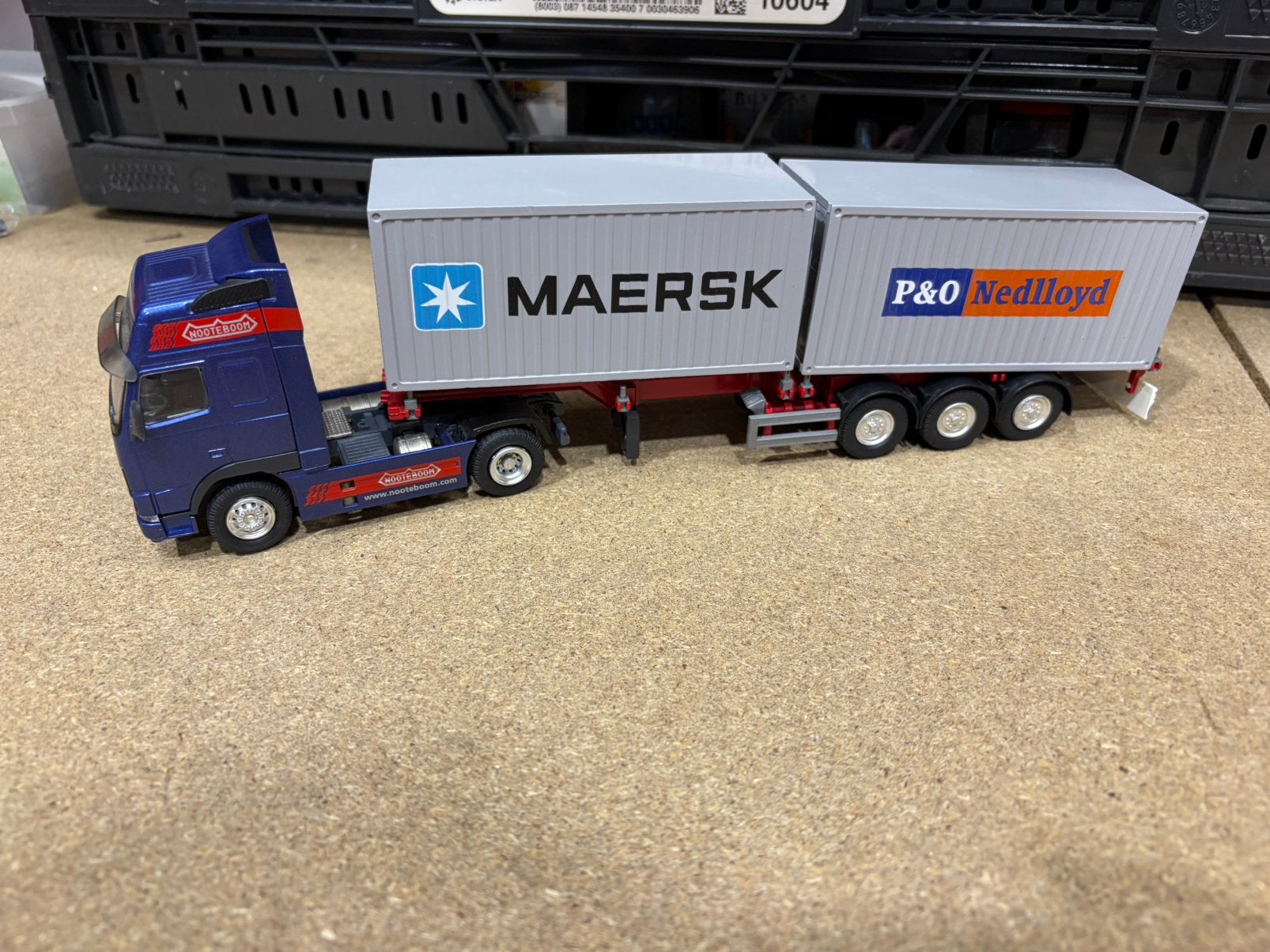 CONRAD VOLVO CONTAINER FLEXITRAILER, Hobby en Vrije tijd, Modelauto's | 1:50, Ophalen of Verzenden, Zo goed als nieuw, Bus of Vrachtwagen