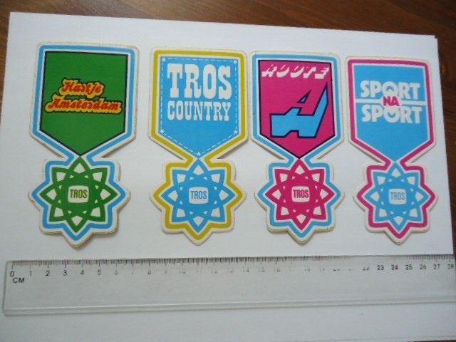 sticker oud TROS TV -2 retro omroep jaren 70 seventies 4x, Verzenden, Zo goed als nieuw, Bedrijf of Vereniging