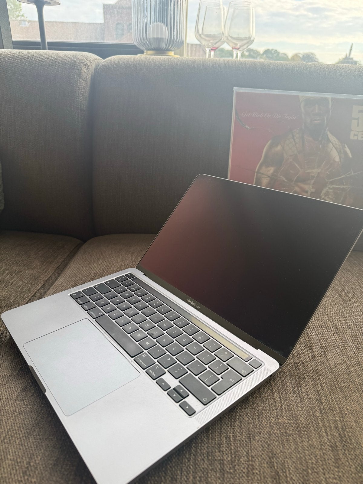 MacBook Pro 2020 M1 - 16GB RAM - 1TB SSD -