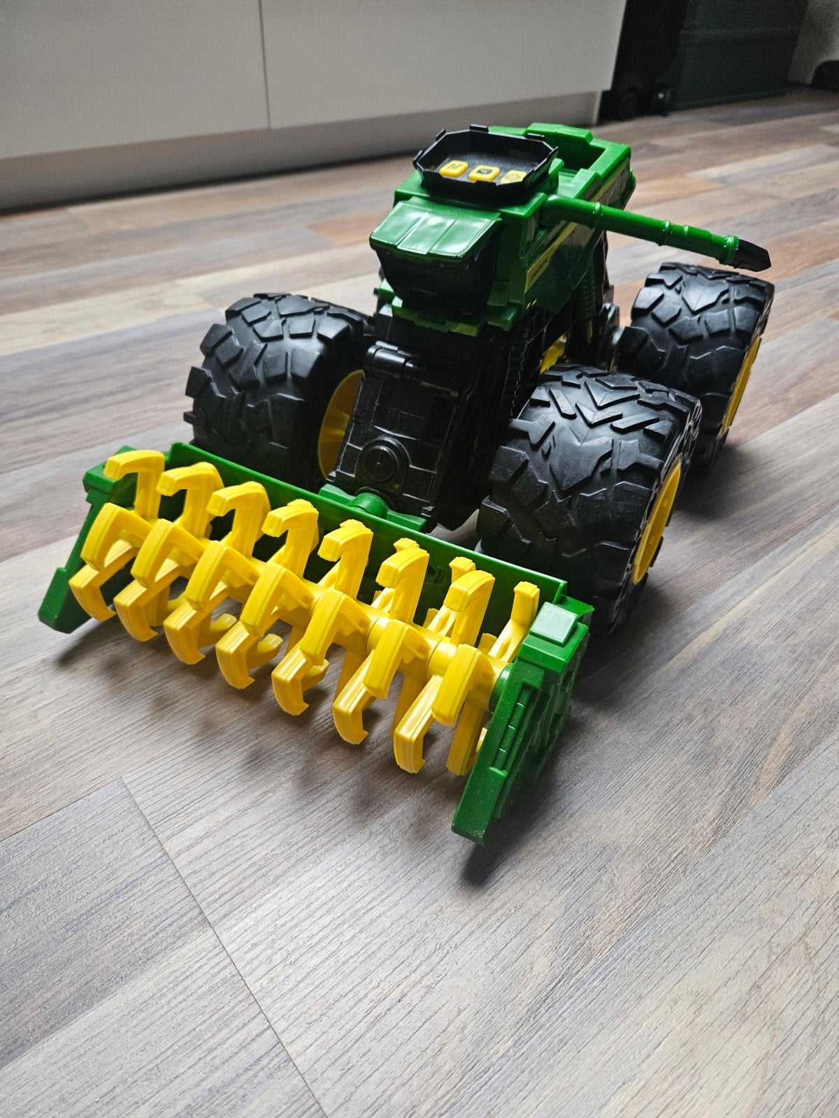 John Deere Super Combine Monster Truck Speelgoed, Kinderen en Baby's, Speelgoed | Speelgoedvoertuigen, Ophalen of Verzenden, Zo goed als nieuw