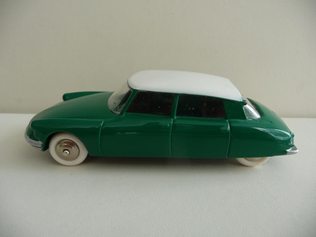 DINKY TOYS -CITROEN DS19 nr. 24C -made in China, Hobby en Vrije tijd, Modelauto's | 1:43, Ophalen of Verzenden, Gebruikt, Auto