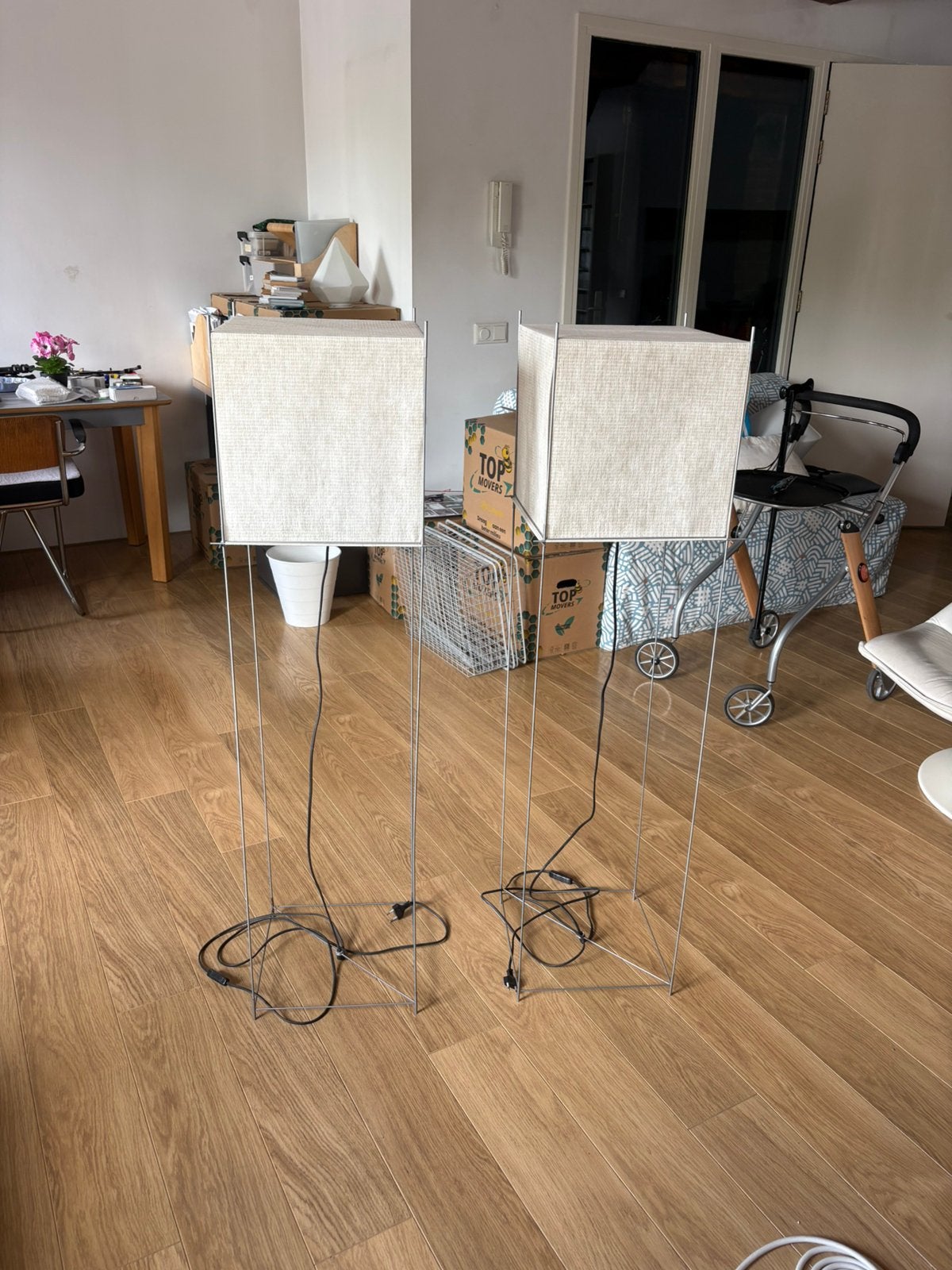 2 Lotek vloerlampen 1.25m hoog, Ophalen, Gebruikt, 100 tot 150 cm, E27 (groot)