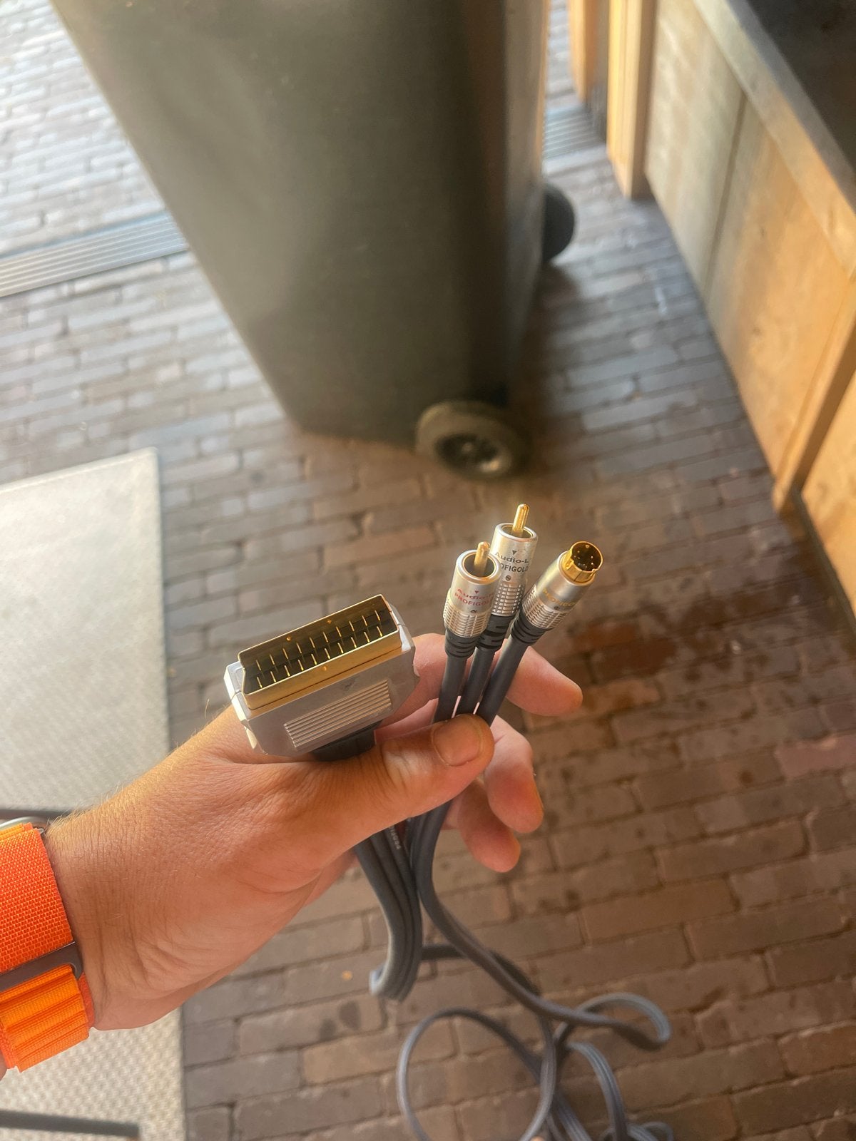 Profigold Scartkabel met RCA en S-Video aansluitingen 5meter, Ophalen of Verzenden, Gebruikt, Minder dan 2 meter, Scartkabel