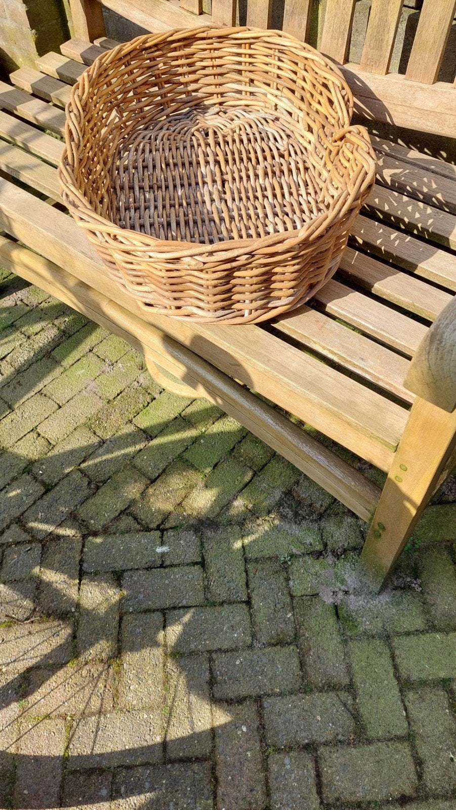 Rieten hondenmandje, Ophalen, Riet