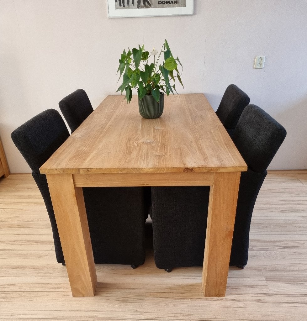 Moderne strakke Teakhouten meubelset + eetkamerstoelen