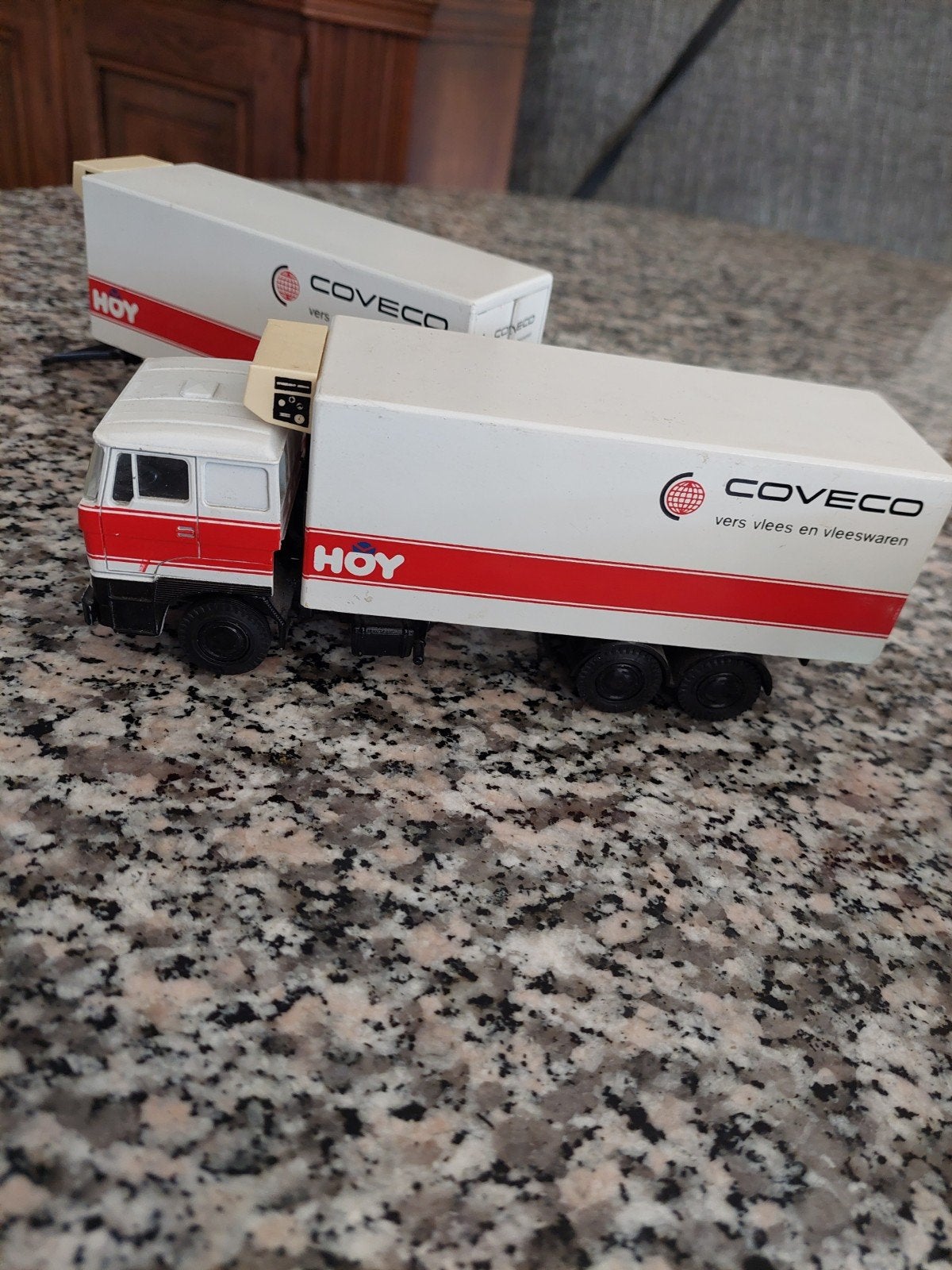 LION CAR MODEL: DAF , COVECO (HOY) 1/50, Ophalen of Verzenden, Zo goed als nieuw, Bus of Vrachtwagen, Lion Toys
