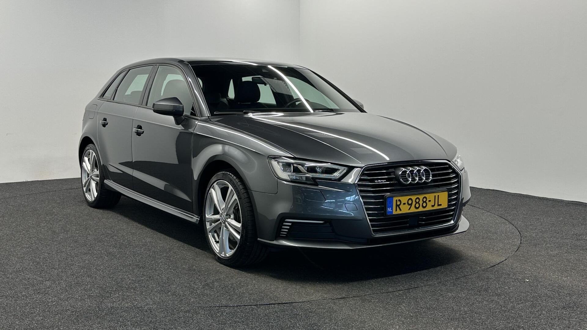 Audi A3 Sportback 40 e-tron Advance Sport NAVI VIRTUAL TREKH, Auto's, Audi, Automatische klimaatregeling, Gebruikt, 4 cilinders