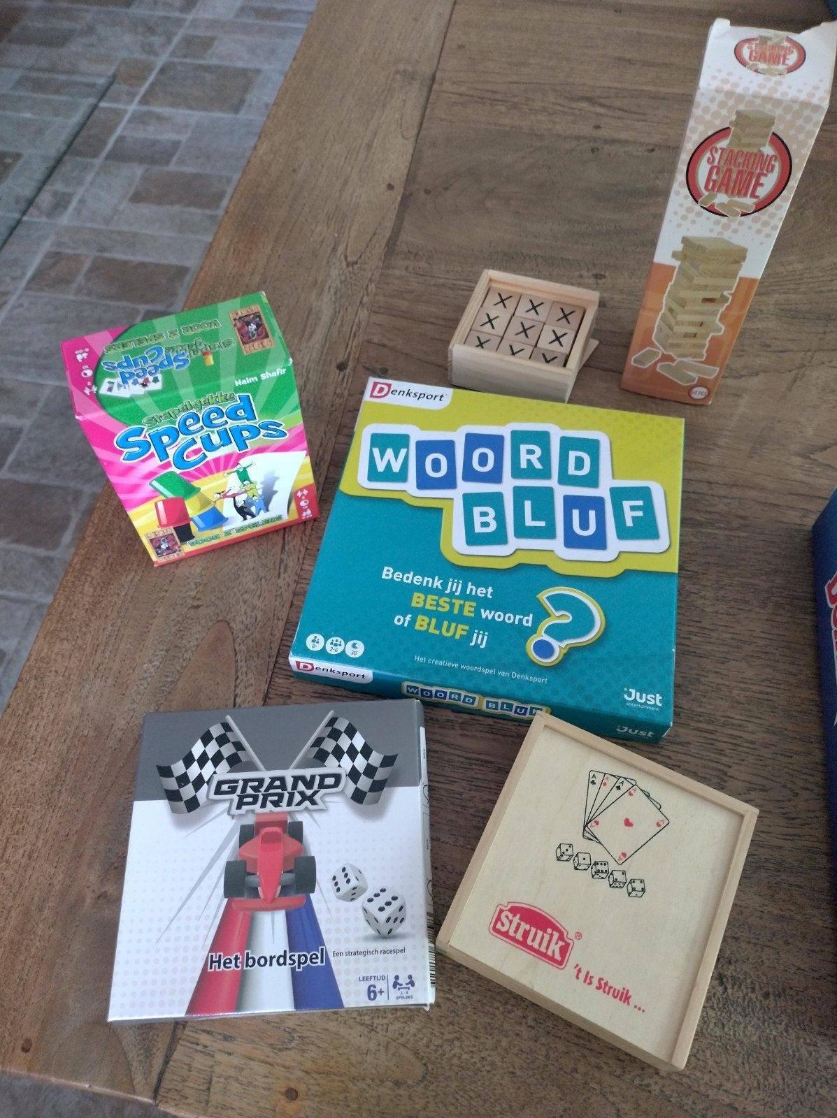 Diverse bordspellen, puzzels en kaartspellen, Vijf spelers of meer, Ophalen of Verzenden, Zo goed als nieuw, Diverse