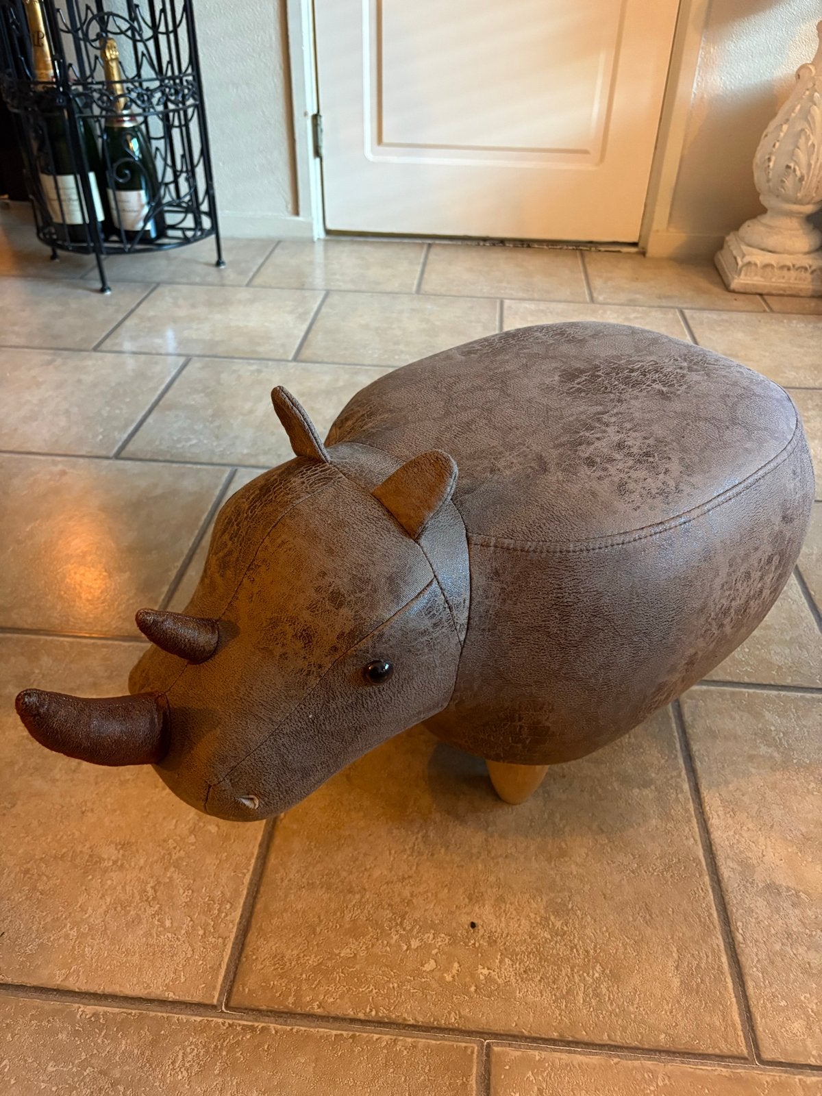 Leuke Neushoorn Poef - Decoratief en Functioneel, Ophalen, 75 tot 100 cm, Zo goed als nieuw, 50 tot 75 cm