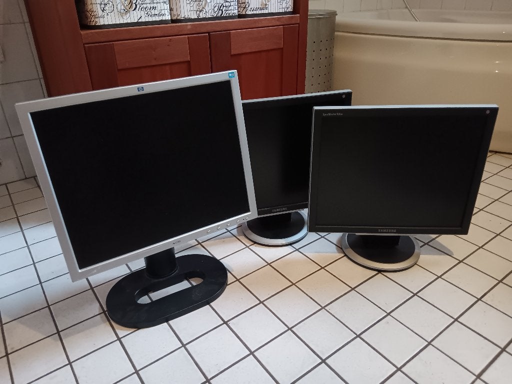 3x Monitor, Ophalen, Gebruikt, Overige typen, Overige resoluties