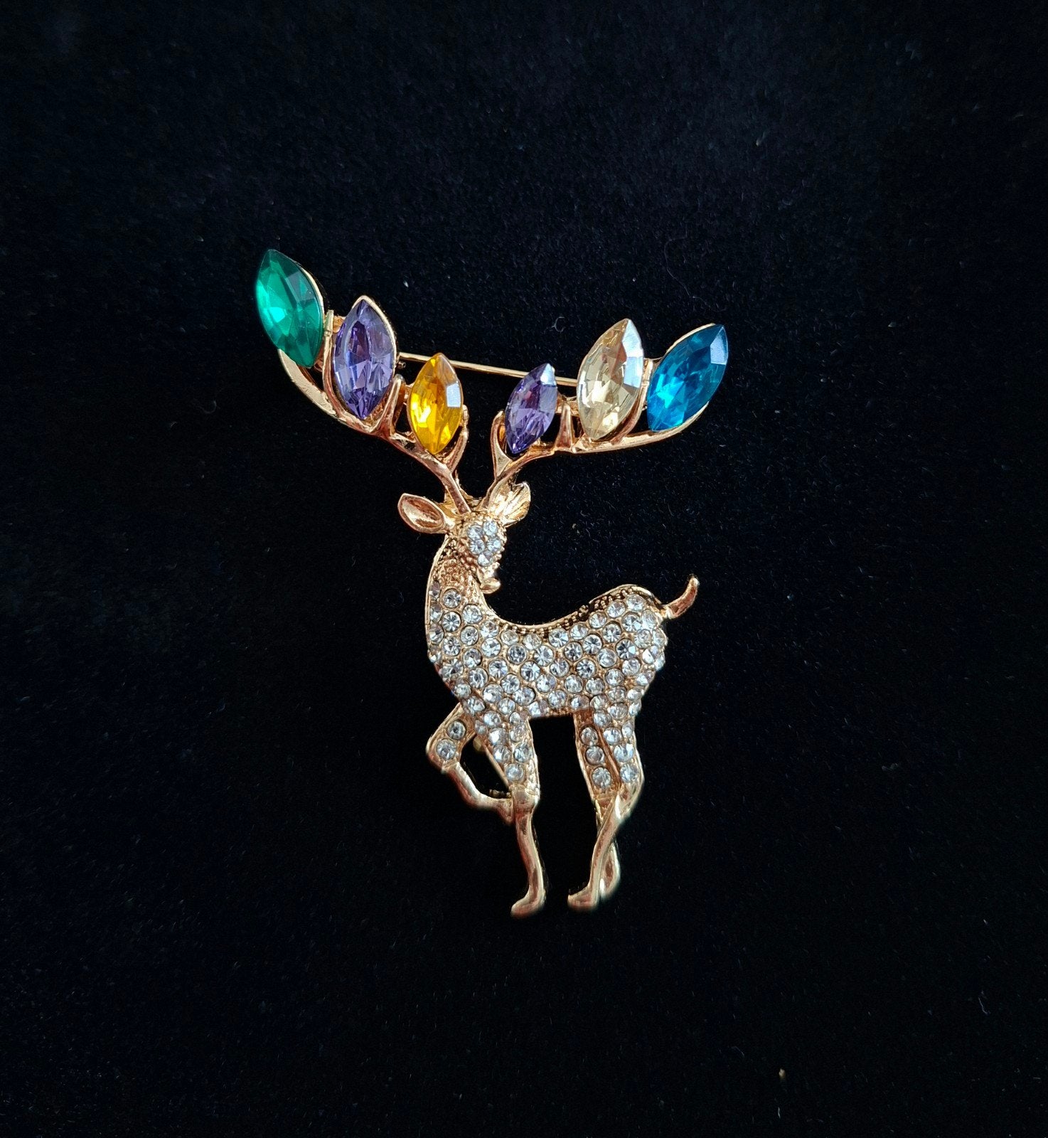 Gouden Hertenbroche met Kleurrijke Kristallen, Overige materialen, 4 tot 7 cm, Nieuw, Ophalen of Verzenden
