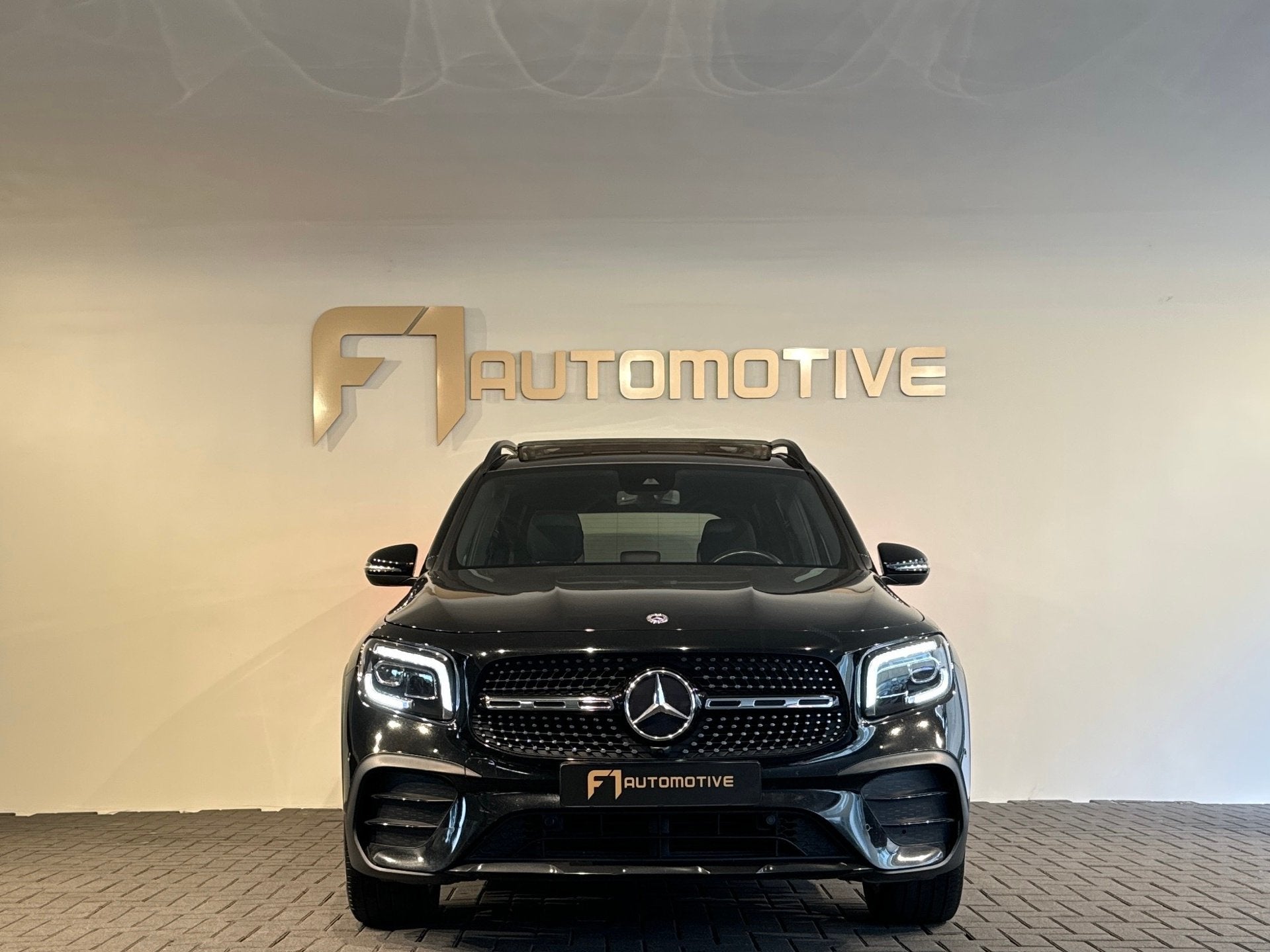 Mercedes-Benz GLB 200 AMG Pano|Carbon|Dodehoek|Stoelverwarmi, Auto's, Euro 6, 4 cilinders, 14 km/l, Bedrijf