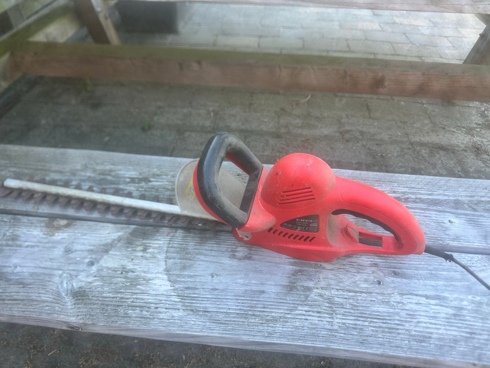 Elektrische heggenschaar - Rood, gebruikt, Ophalen of Verzenden, Gebruikt, Elektrisch