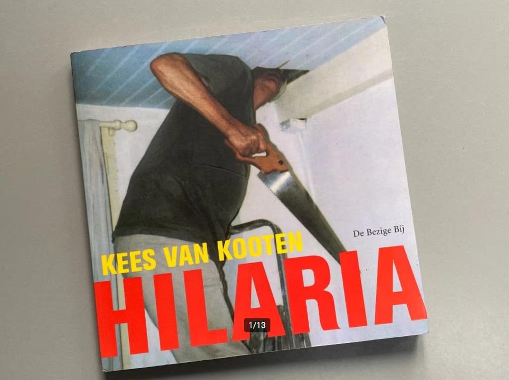 Hilaria, Kees van Kooten (gesigneerd) , Boeken, Humor, Ophalen of Verzenden, Zo goed als nieuw, Anekdotes en Observaties