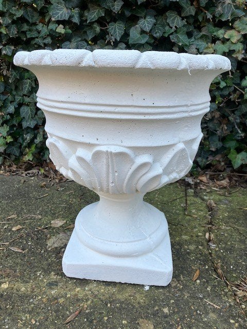 stenen bloempot, Tuin en Terras, Bloempotten, Steen, Rond, Zo goed als nieuw, 40 tot 70 cm