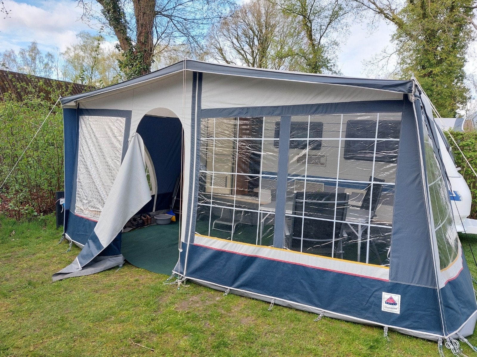 Dorema voortent maat 8 (8.25-8.50 m) met accessoires, Caravans en Kamperen, Voortenten en Luifels, Ophalen, Gebruikt, Dorema