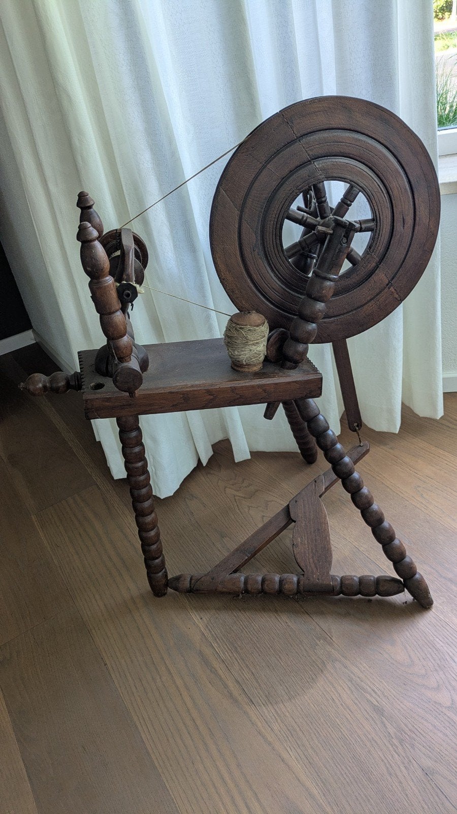 Antiek Spinnewiel - Decoratief en Functioneel, Ophalen, Spinnewiel
