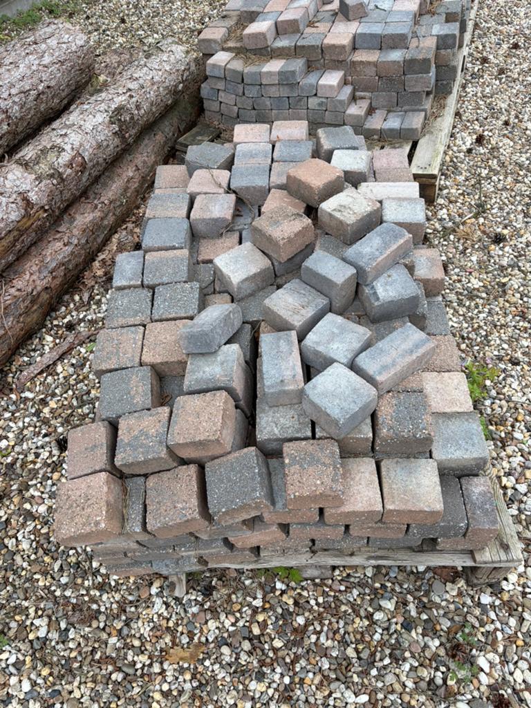 900 koppelstones, Ophalen, Zo goed als nieuw, Beton, Klinkers