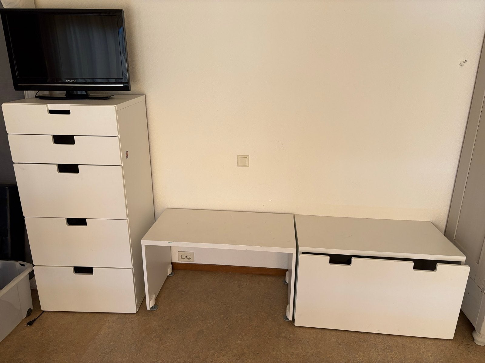 Gratis IKEA STUVA meubelset: ladekast, bureau + lade-element, Ophalen, Overige materialen, Gebruikt, 100 tot 150 cm