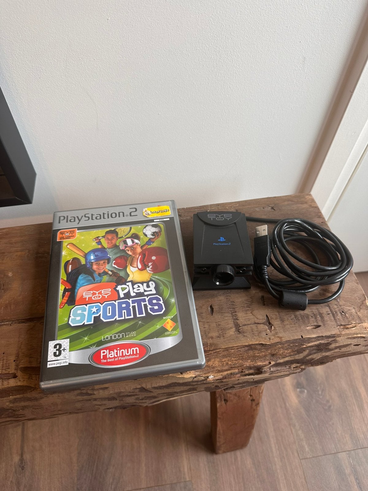 Sony PlayStation 2 EyeToy camera + Game EyeToy Play Sports, 2 spelers, Ophalen of Verzenden, Zo goed als nieuw, Vanaf 3 jaar