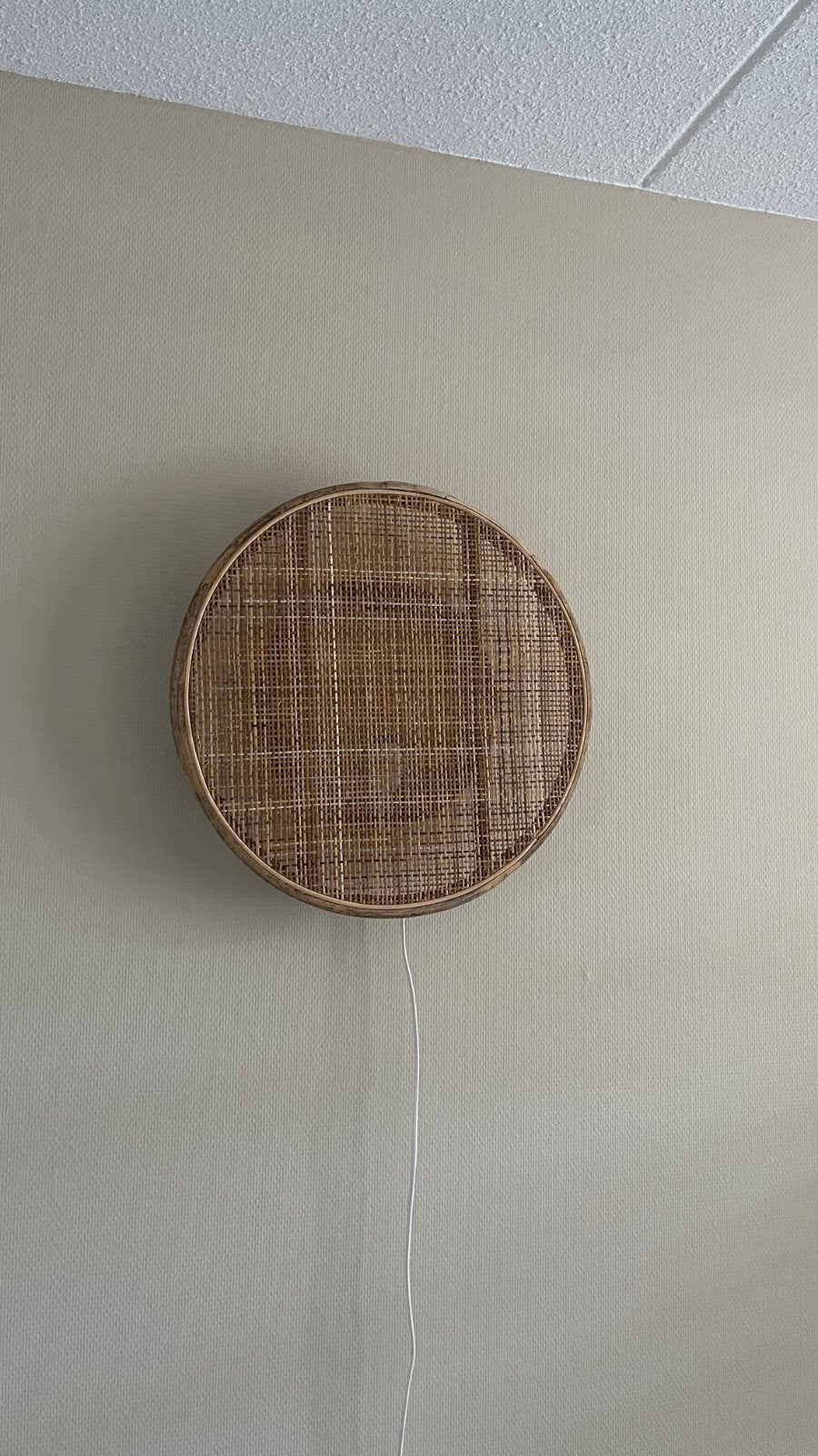 Wandlamp rotan webbing 48 cm, Ophalen, Zo goed als nieuw