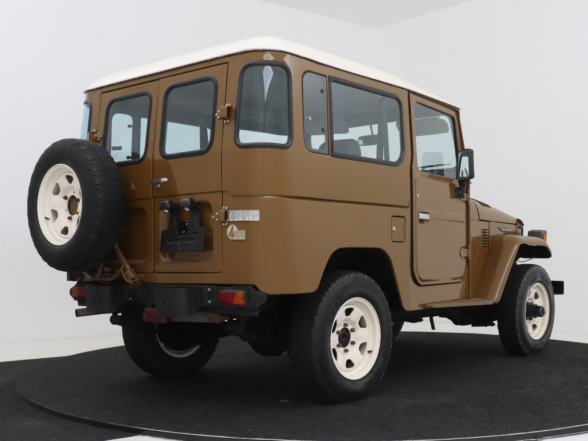 Toyota Land Cruiser 4.2 (bj 1982), Auto's, Zwart, Bruin, Leder, Bedrijf