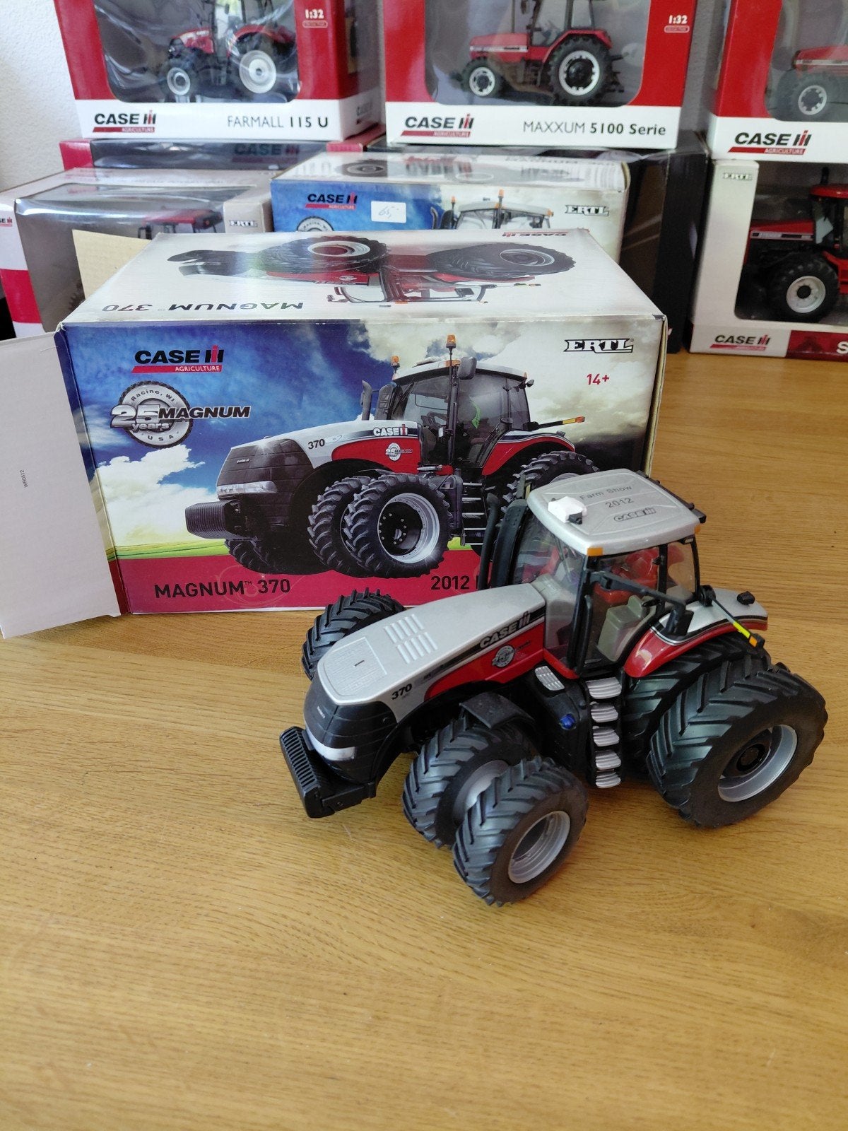Case IH Magnum 370 Farm Show 2012 model schaal 1:32, Ophalen, Nieuw