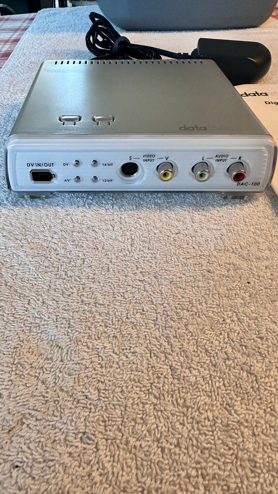 Data video converter DAC 100  Vhs-) digitaal, Ophalen of Verzenden, Zo goed als nieuw