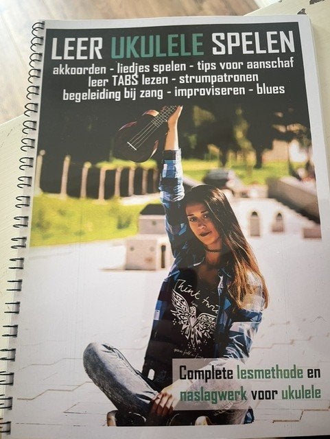 boek leer ukulele spelen, Ophalen of Verzenden, Zo goed als nieuw, Instrument