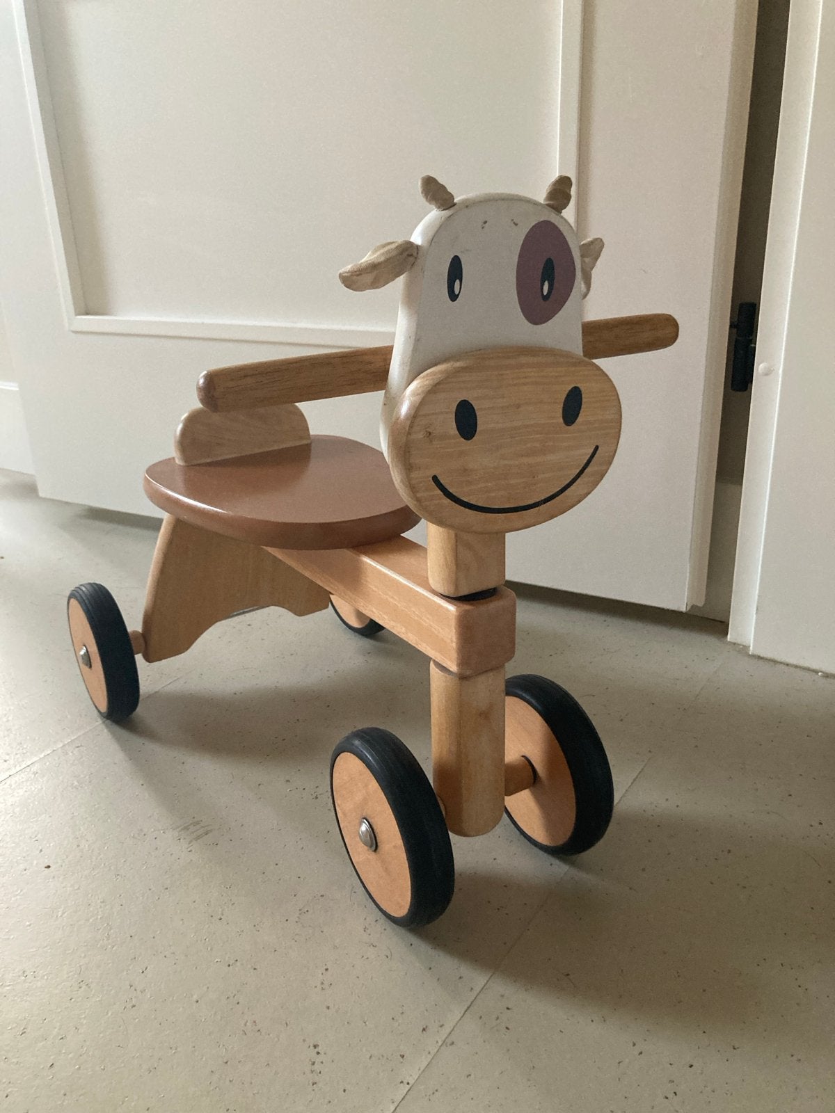 Houten loopkar koe - Leuk en stevig loopvoertuig, Ophalen, Gebruikt, Rij- of Hobbelspeelgoed