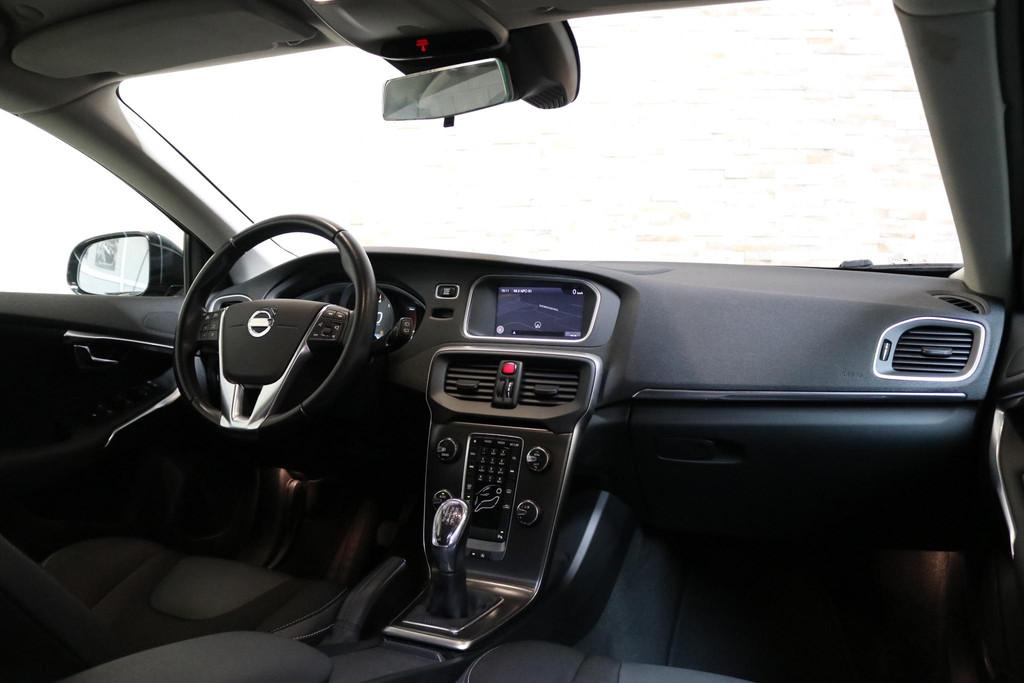 Volvo V40 1.6 T3 Momentum | Camera | Navi | Keyless | 17" LM, Auto's, Voorwielaandrijving, Gebruikt, 4 cilinders, 150 pk