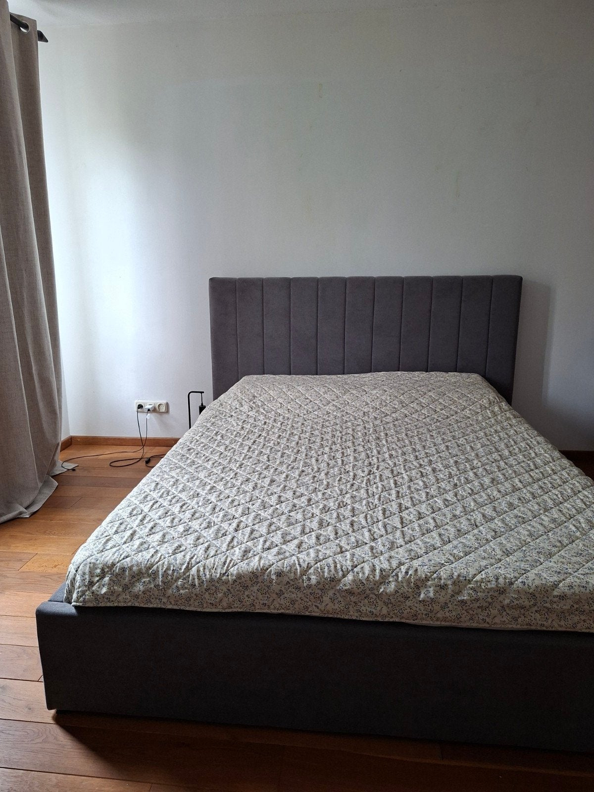 Bedframe HASLEV 160x200 opbergruimte donkergrijze stof, Ophalen