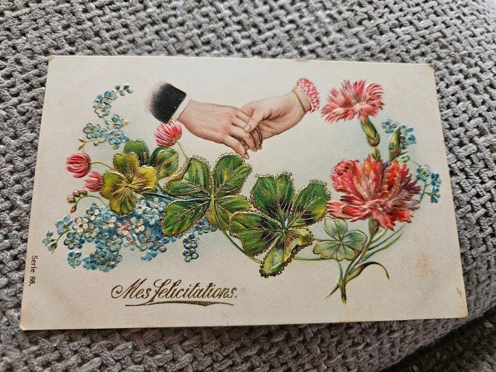 brocante relief handen klavers- 'Mes Félicitations', Ophalen of Verzenden, Voor 1920, Gelopen, Overige thema's