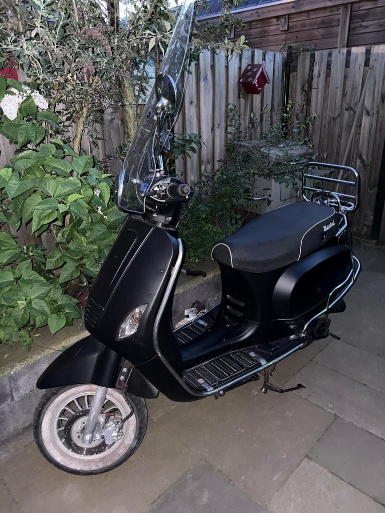 Berini scooter 25KM, Fietsen en Brommers, Ophalen, Gebruikt, Benzine, Overige merken