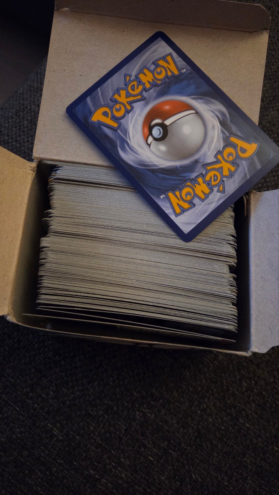 Lot van 200 Pokémon kaarten - incl Holo/Reverse, Ophalen of Verzenden, Zo goed als nieuw, Meerdere kaarten, Foil