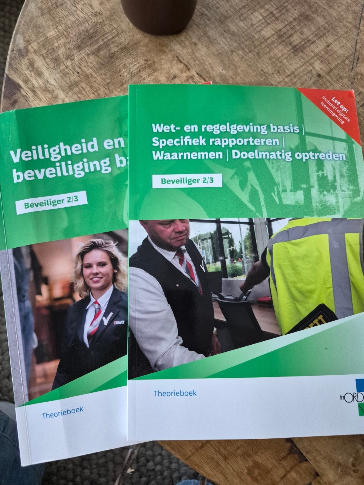 Veiligheid en beveiliging basis + Wet- en regelgeving, Boeken, Studieboeken en Cursussen, Gelezen, MBO, Ophalen of Verzenden