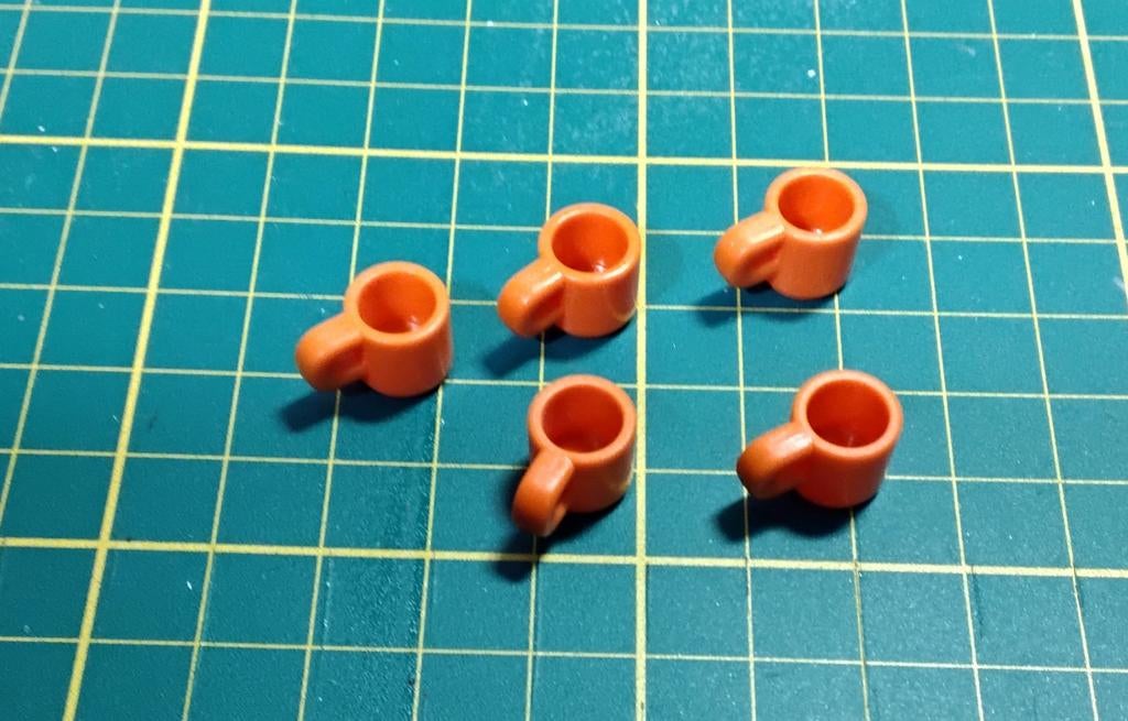 6 plastic bekertjes 1:12, Ophalen of Verzenden, Poppenhuis