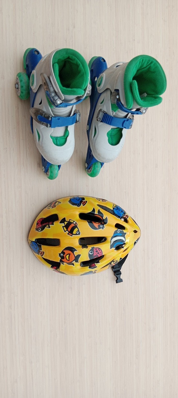 Verstelbare Inline Skates Maat 30-33 met Helm, Kinderen en Baby's, Speelgoed | Buiten | Rolschaatsen, Ophalen of Verzenden, Verstelbaar