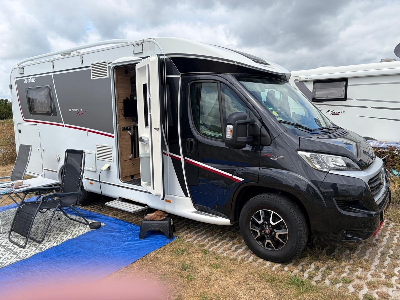 Dethleffs Globebus GT T7 Automaat (2018), Caravans en Kamperen, Campers, Automaat, Buitenlamp, Fiat, Tot en met 2