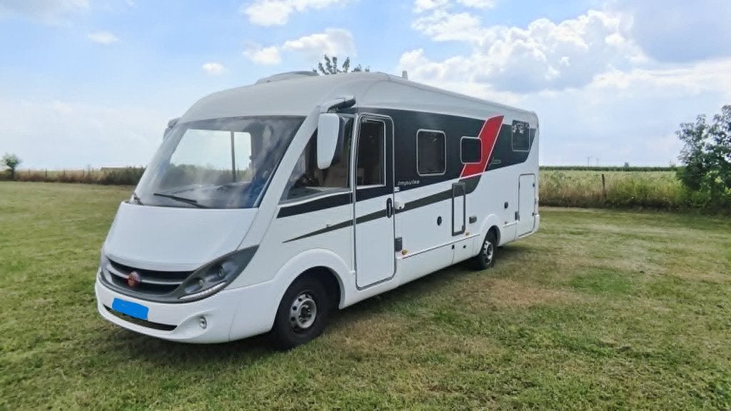 Kampeerwagen Burstner Aviano i728, Caravans en Kamperen, Campers, Integraal, Koelkast, Fiat, Particulier