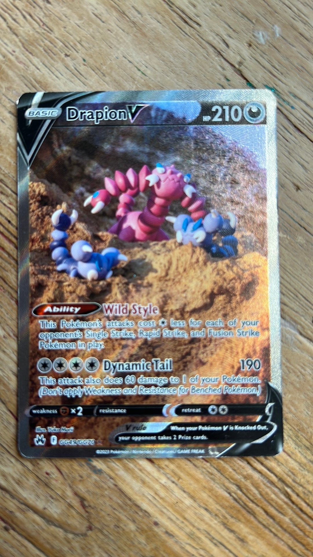 Pokemon Card Drapion V, Hobby en Vrije tijd, Verzamelkaartspellen | Pokémon, Ophalen of Verzenden, Zo goed als nieuw, Losse kaart