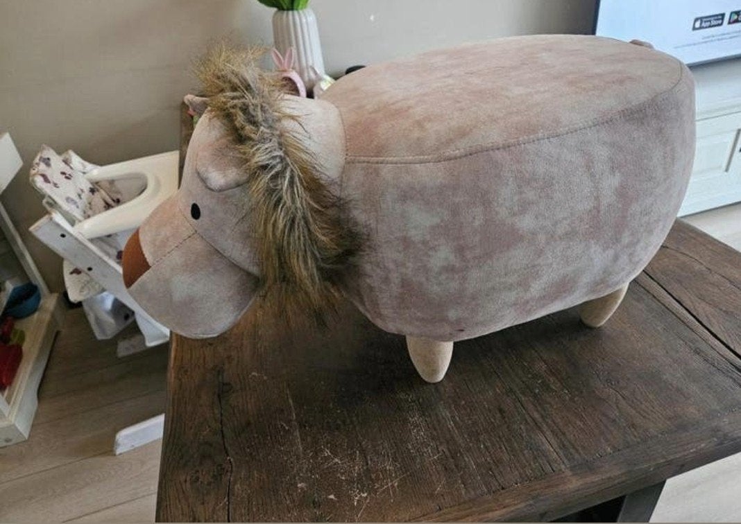 Leuke kinderpoef van Kwantum in de vorm van een leeuw, Huis en Inrichting, Banken | Voetenbanken en Poefen, Ophalen, Minder dan 50 cm